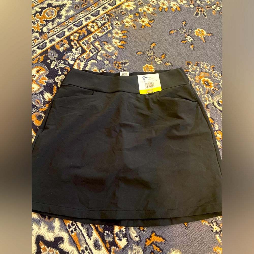 Black sport skirt, brand new!